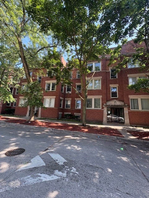 Property Photo:  1521 E 68th Street 1  IL 60637 