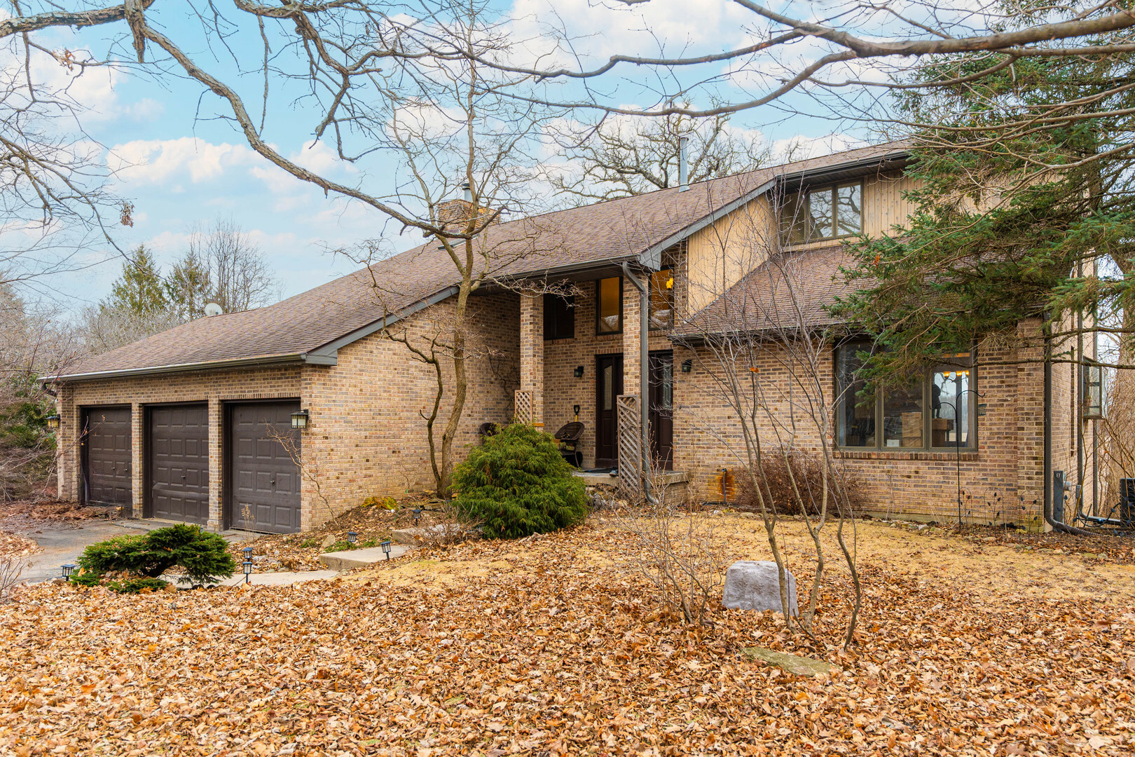 27572 Devine Way  Sycamore IL 60178 photo