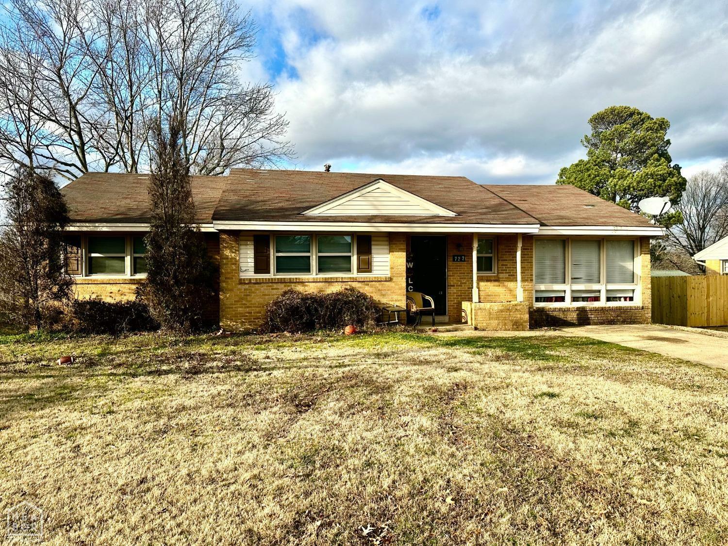 Property Photo:  722 Locust Drive  AR 72401 