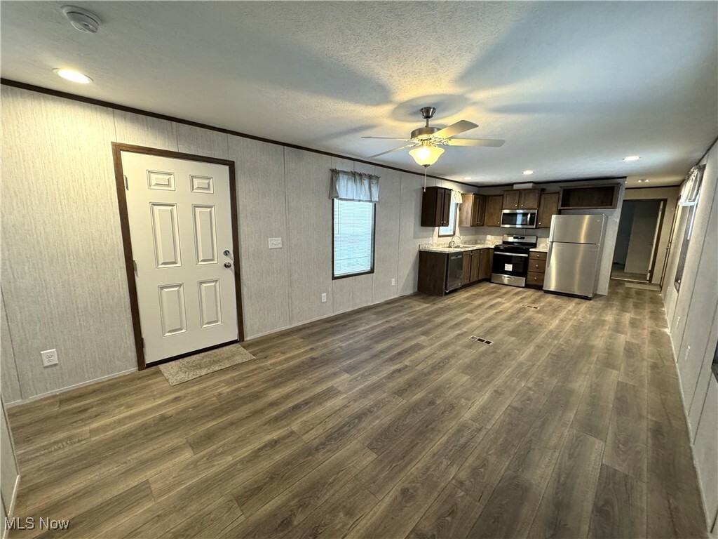 Property Photo: 111 Westgate NE OH 44484