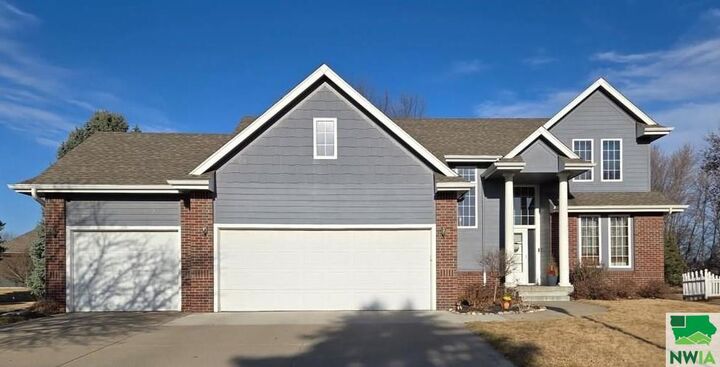 279 Levee Tr  Dakota Dunes SD 57049 photo