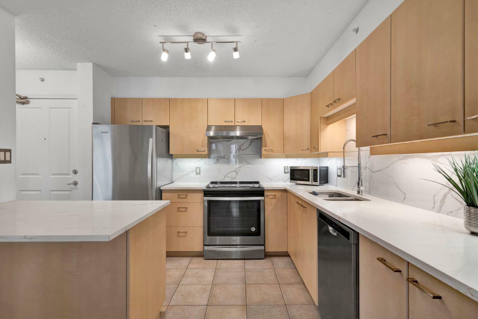 Property Photo: 804 3 Avenue SW 1110 AB T2P 0G9