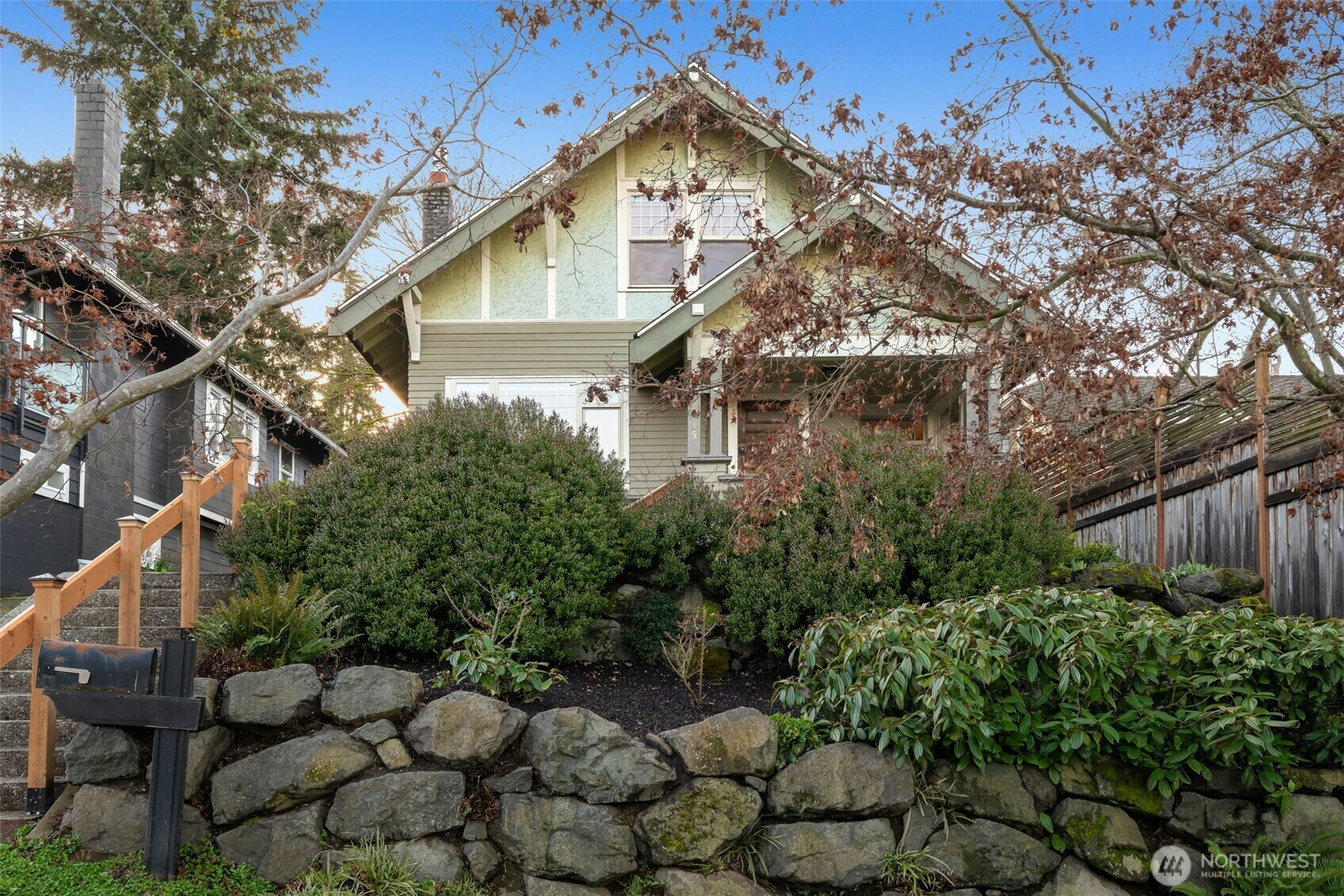 Property Photo:  2935  Mayfair Avenue N  WA 98109 