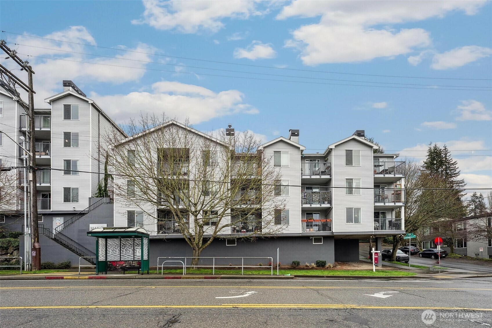Property Photo: 9200 Greenwood Avenue N 206 WA 98103
