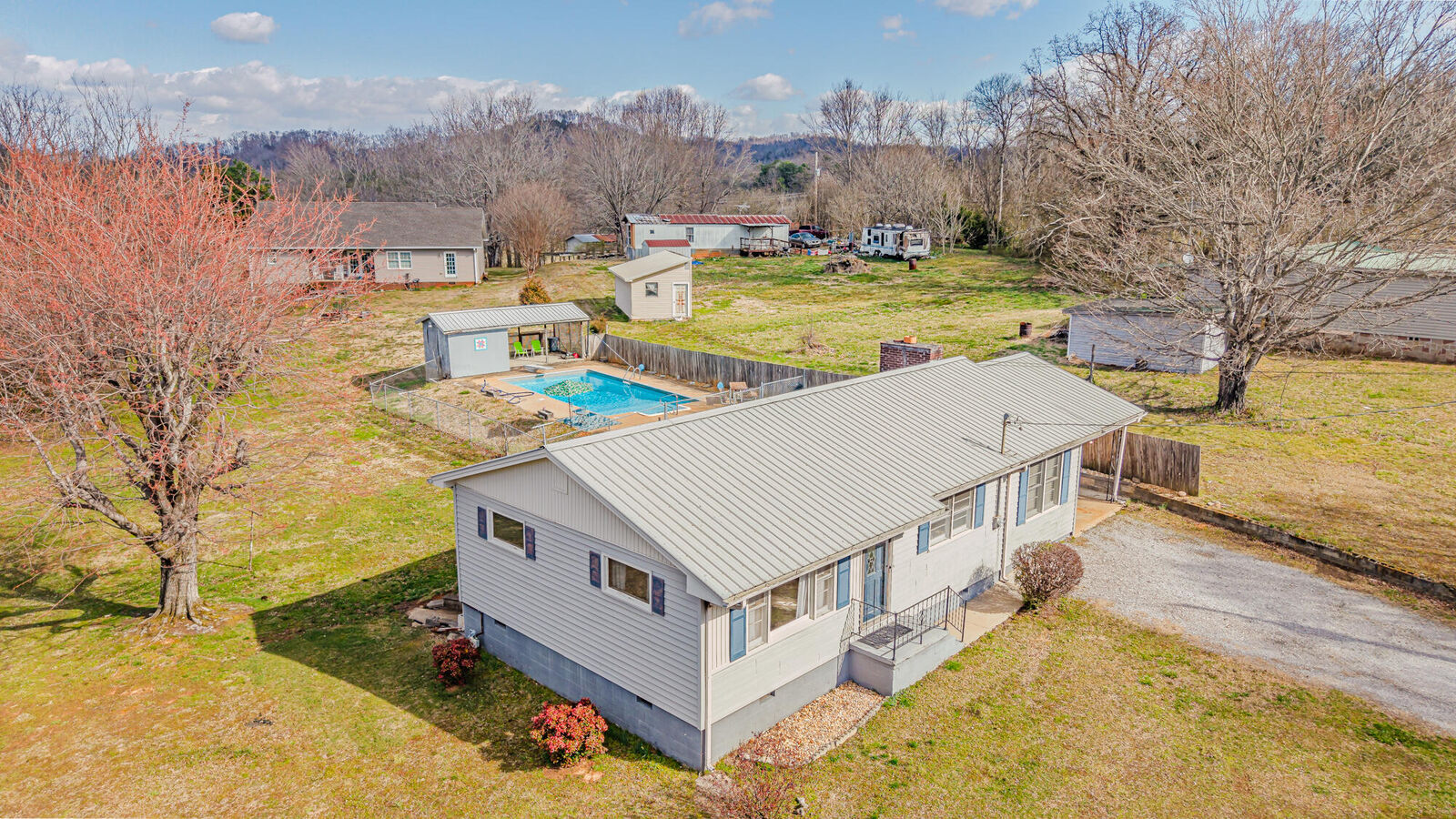 Property Photo:  217 County Road 909  TN 37331 
