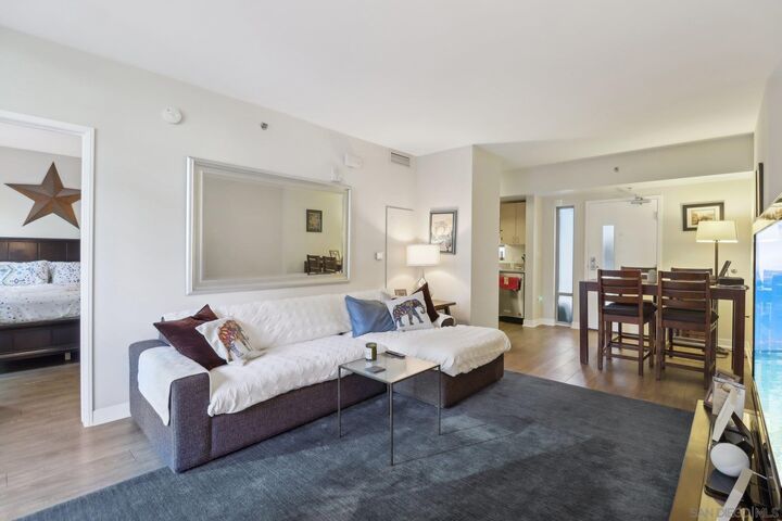 Property Photo:  425 W Beech St 524  CA 92101 