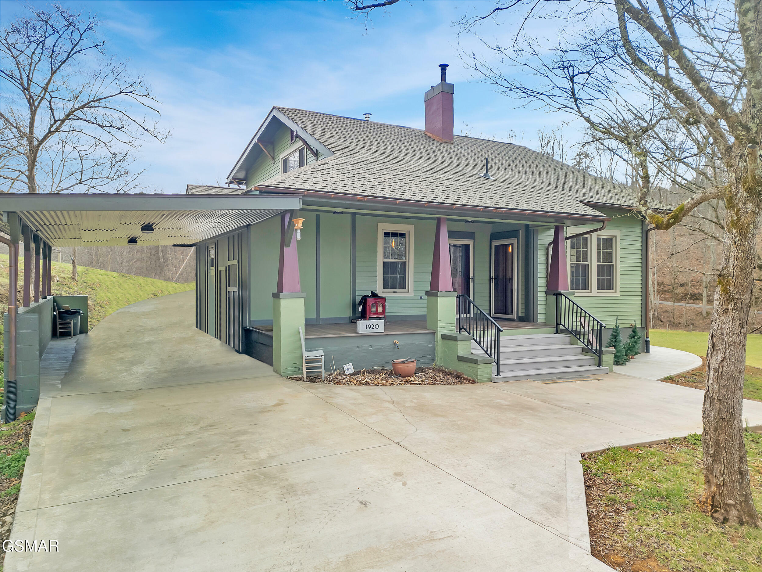 Property Photo: 1266 S Knob Creek Road TN 37865
