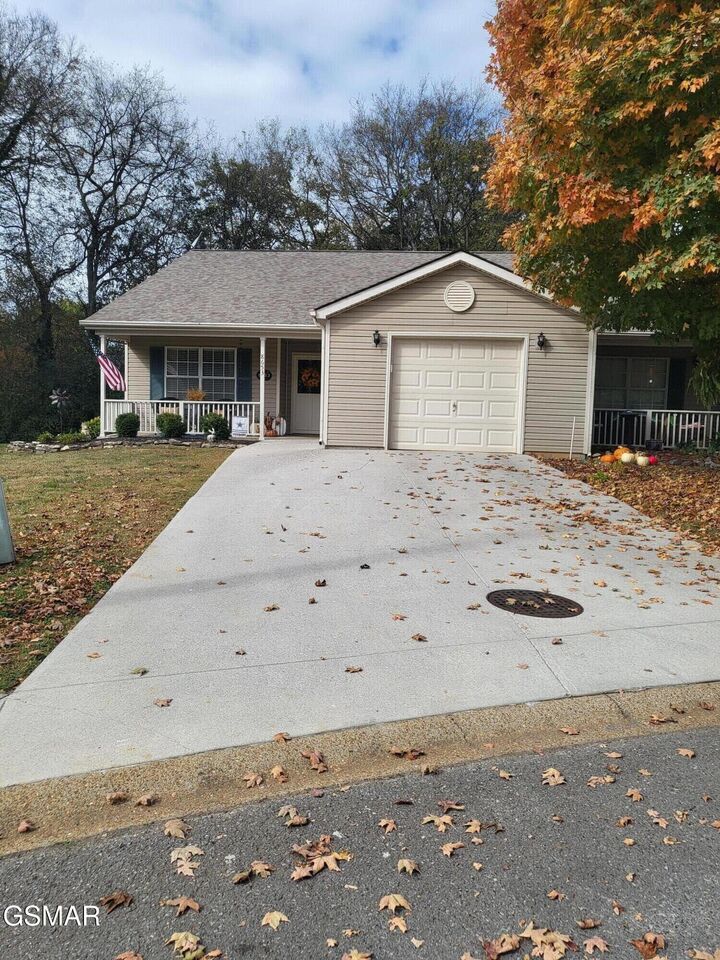8653 Little Field Way  Knoxville TN 37923 photo