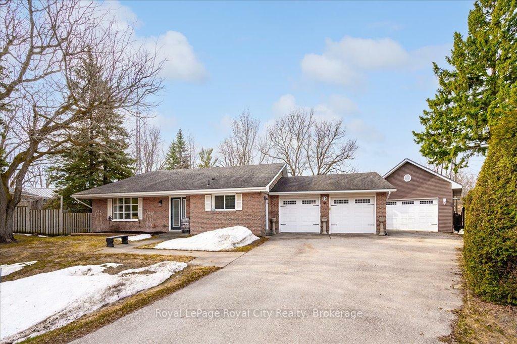 Property Photo: 15 Wellington Drive ON N0B 1S0