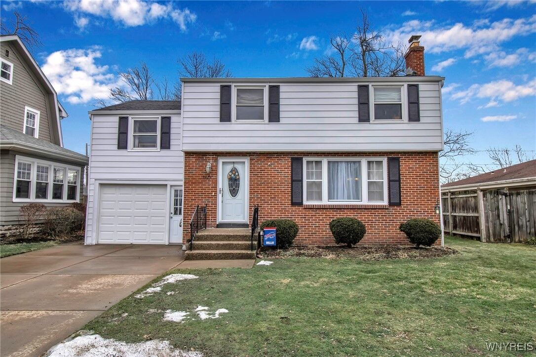 Property Photo:  160 Berryman Drive  NY 14226 