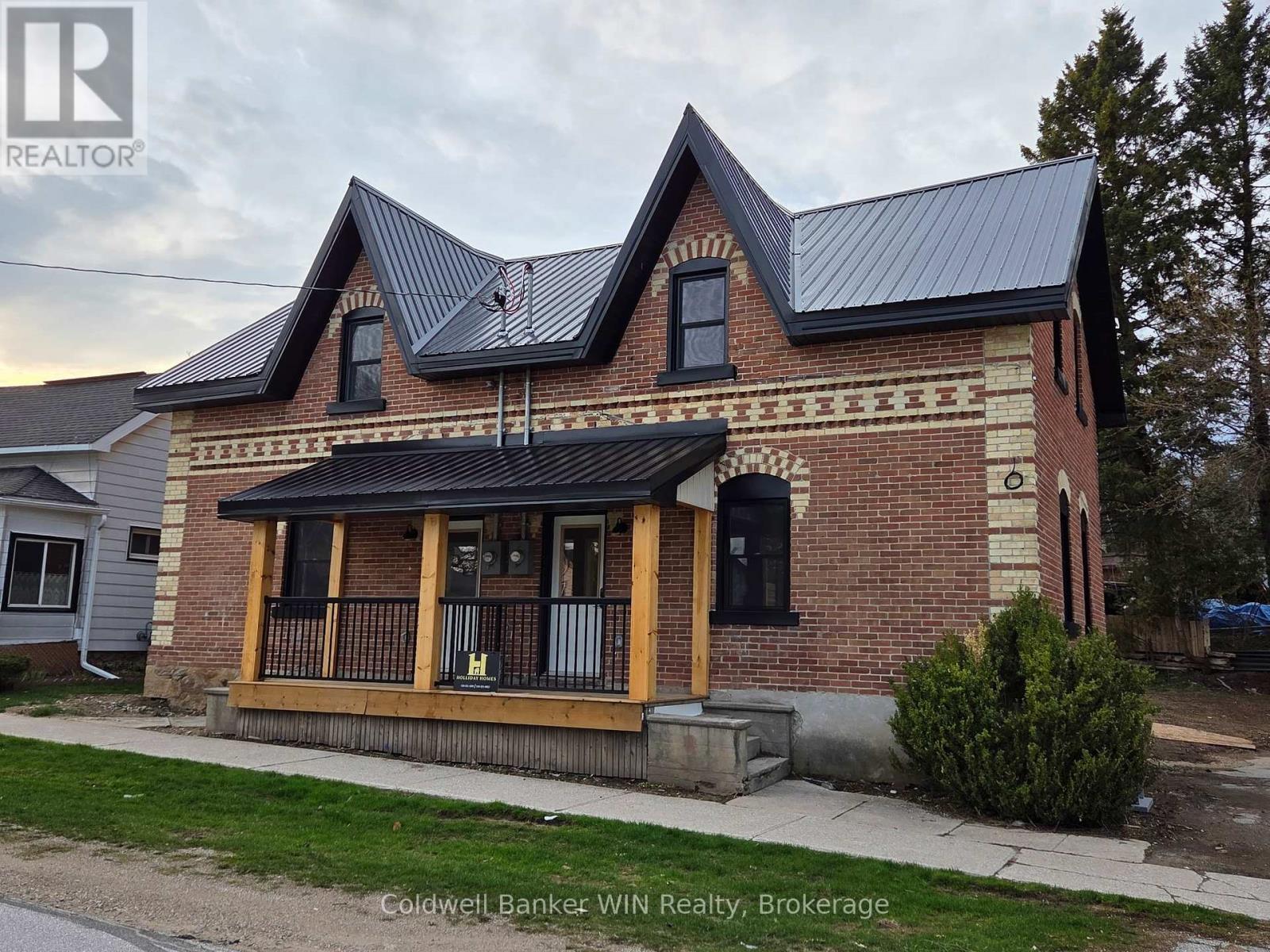 Property Photo:  24 Crawford Street  ON N0H 1G0 
