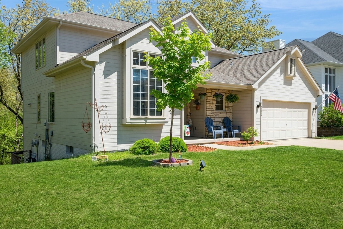 Property Photo: 3322 Riverside Dr IA 52411