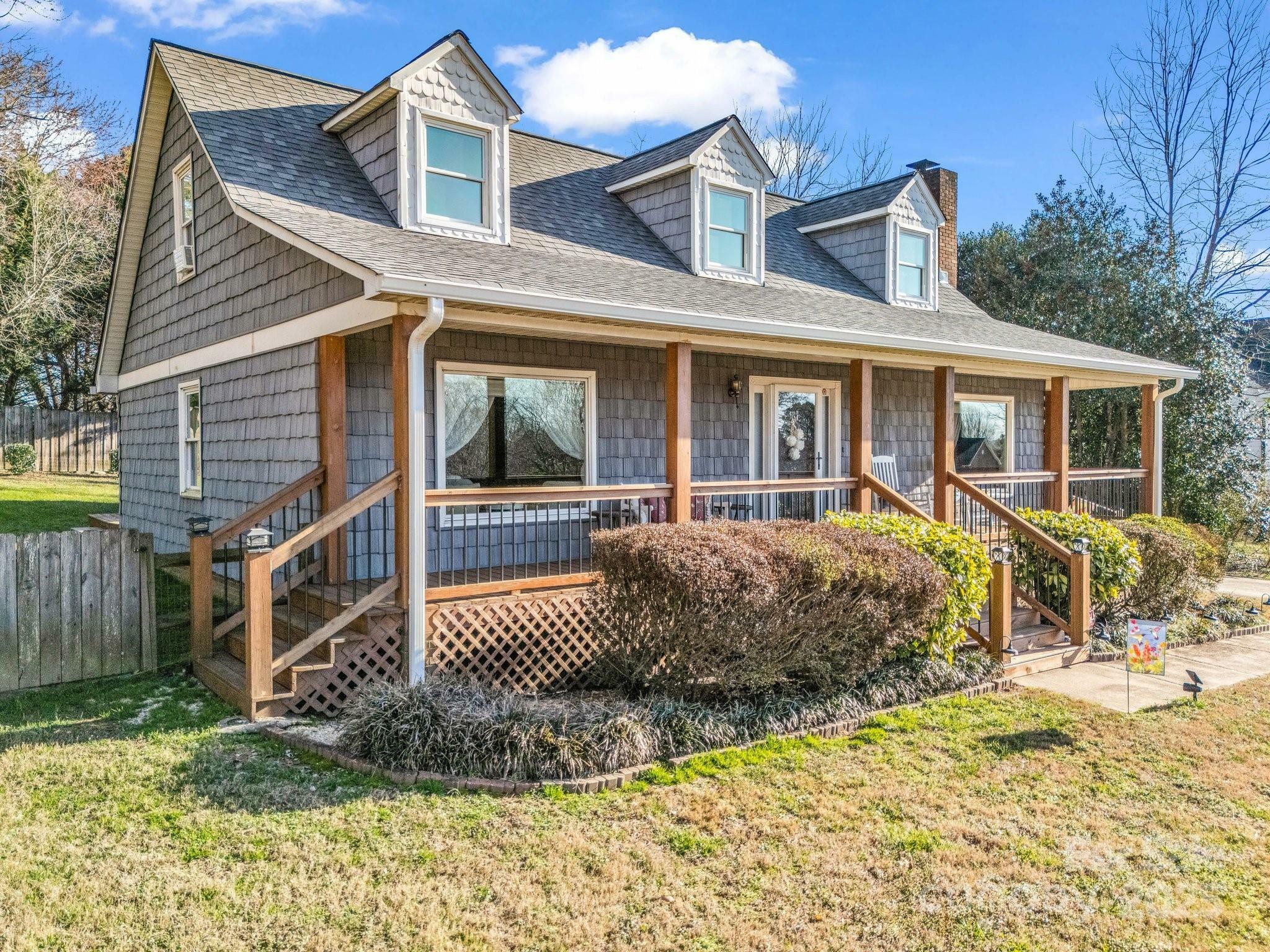 Property Photo:  111 Oakwood Drive  NC 28086 