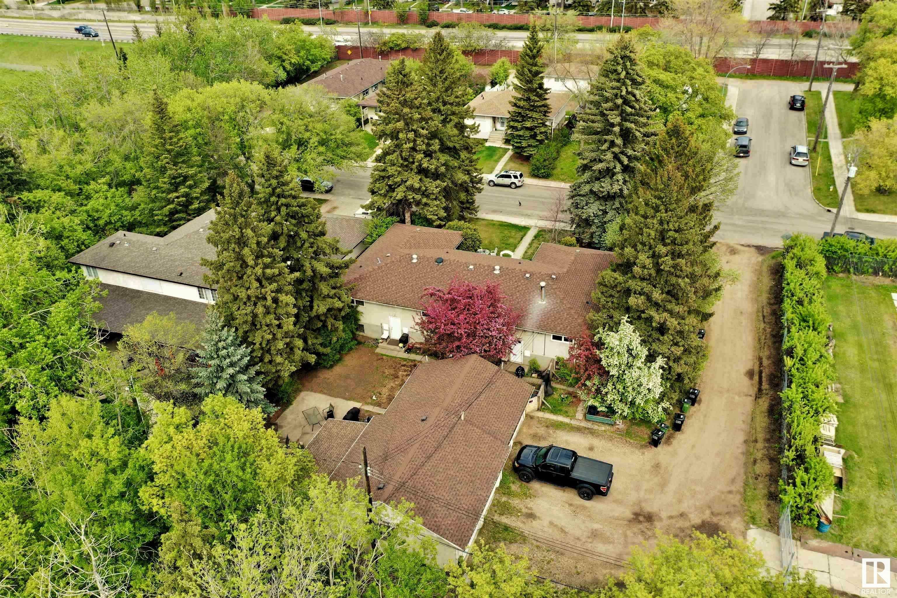 Property Photo:  10202 76 Street NW  AB T6A 3A6 