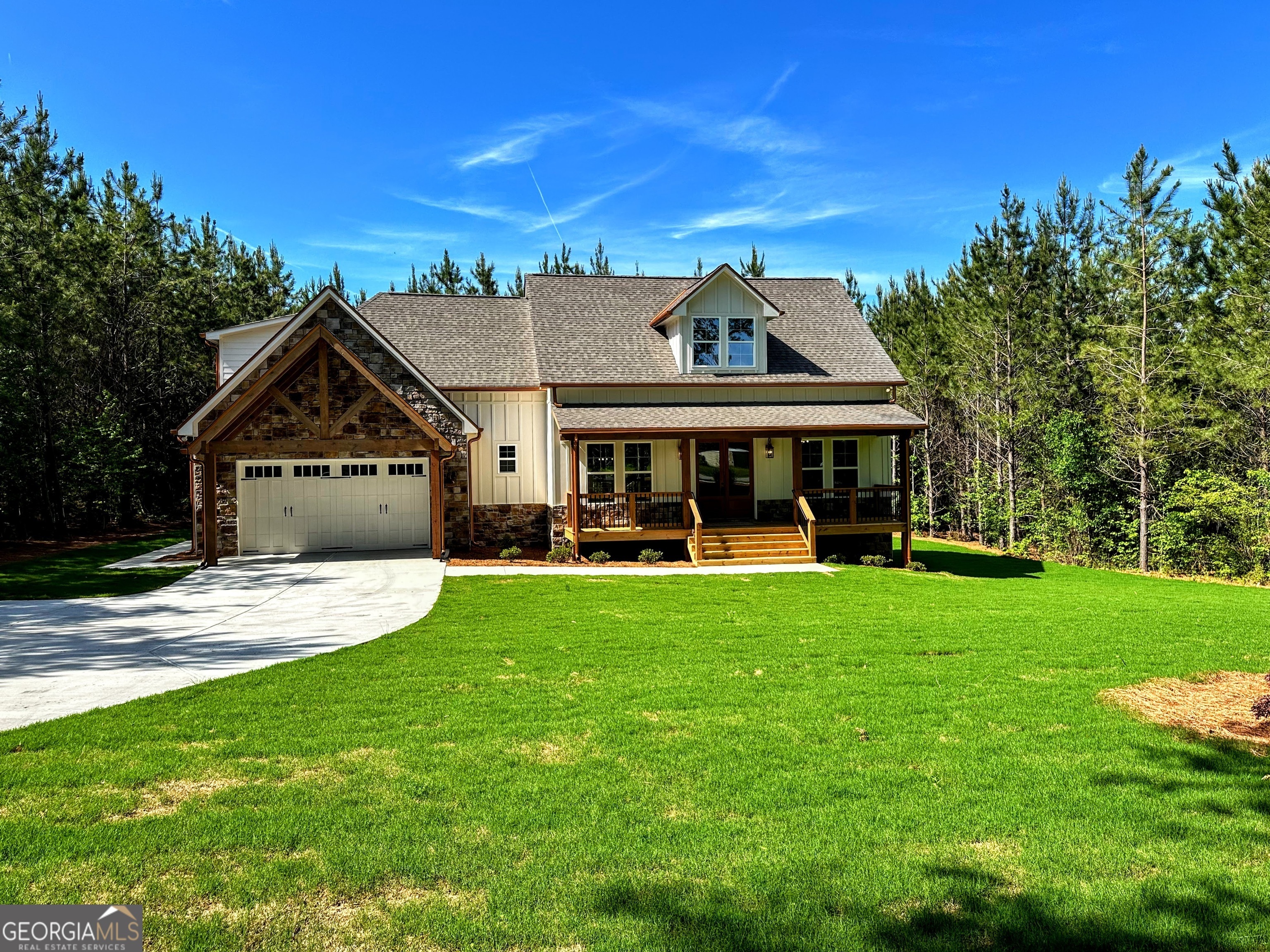 Property Photo: 136 Rainey Road GA 30179
