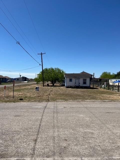 Property Photo: 101 Quinta Avenue TX 78596