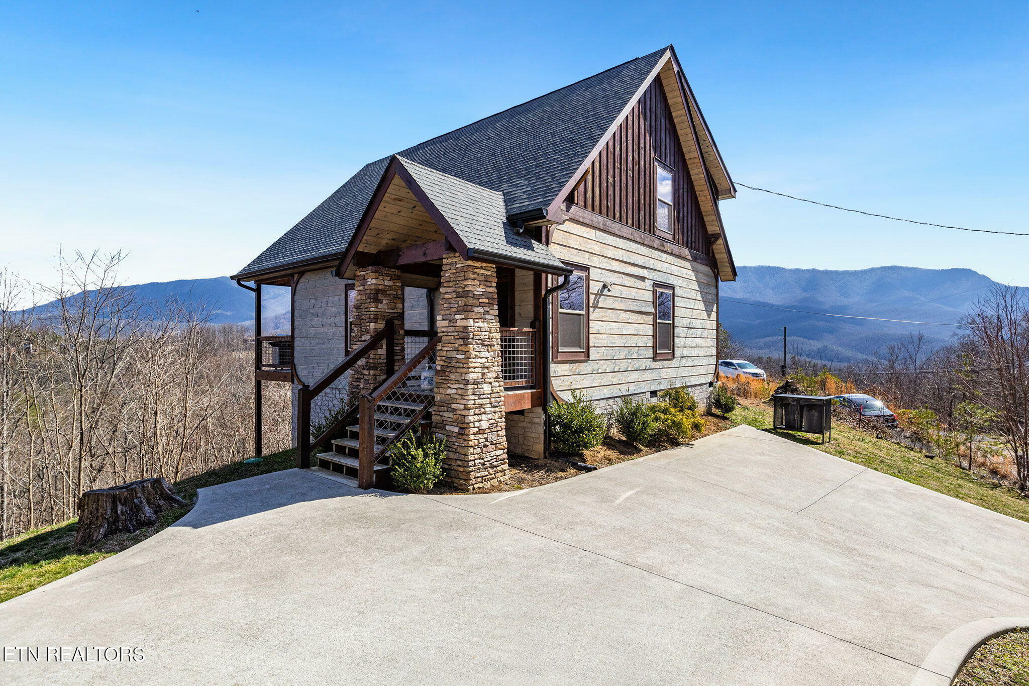 Property Photo: 719 Upper Windsor Way TN 37738