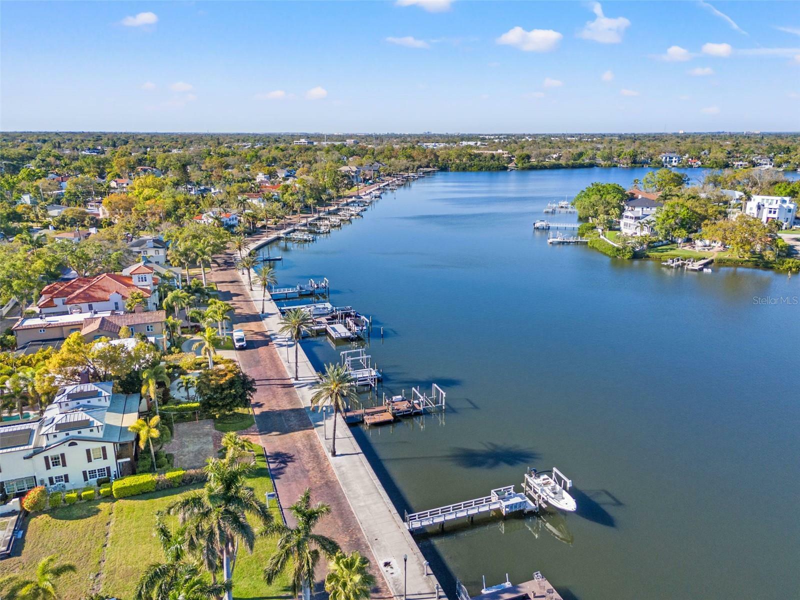 Property Photo: 360 22nd Avenue NE FL 33704