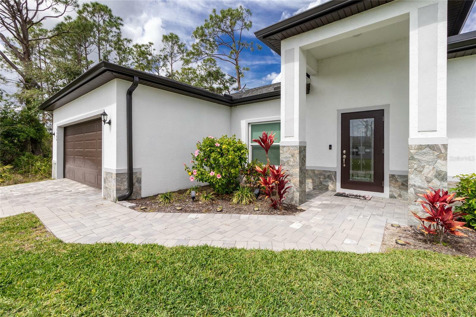 Property Photo:  1384 Alpinia Road  FL 34288 