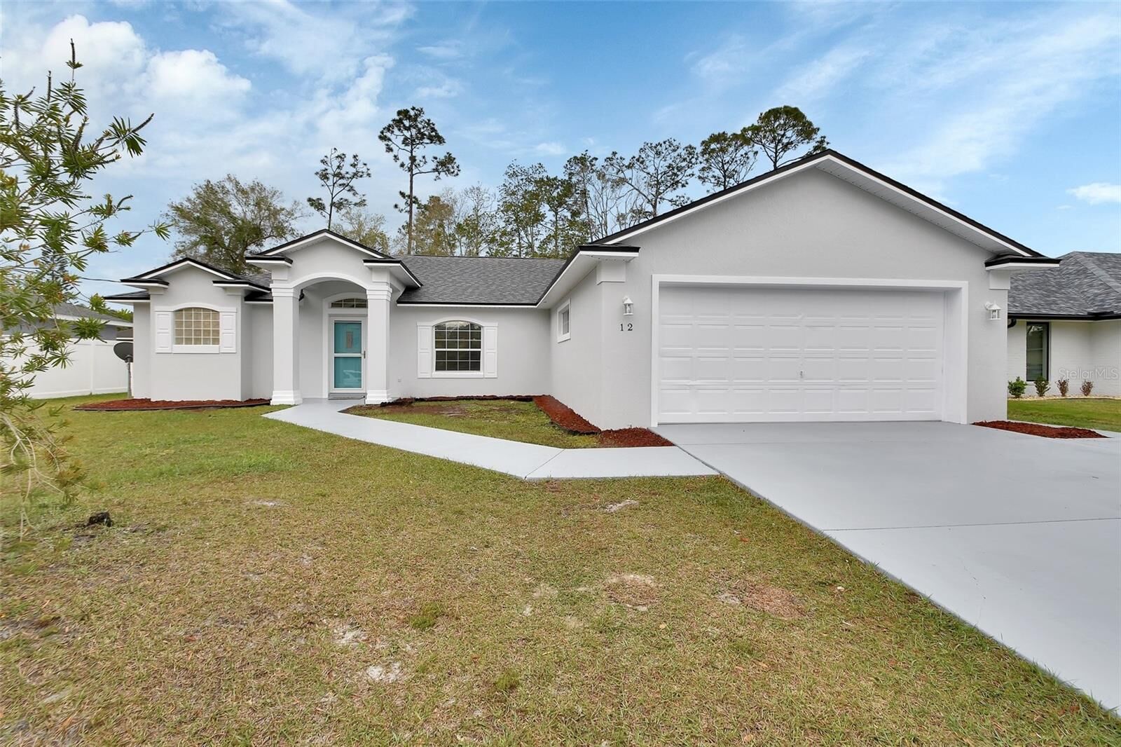Property Photo: 12 Fordham Lane FL 32137