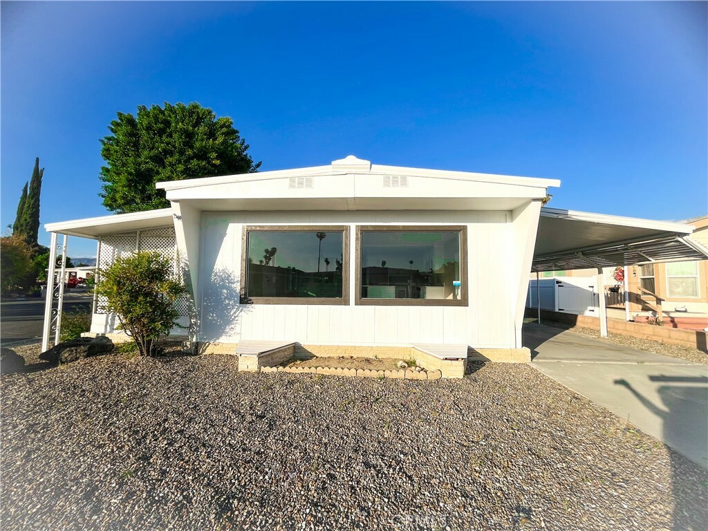 Property Photo: 170 San Mateo Circle CA 92543