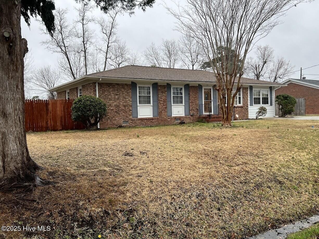 Property Photo:  102 Greencrest Circle  NC 28540 