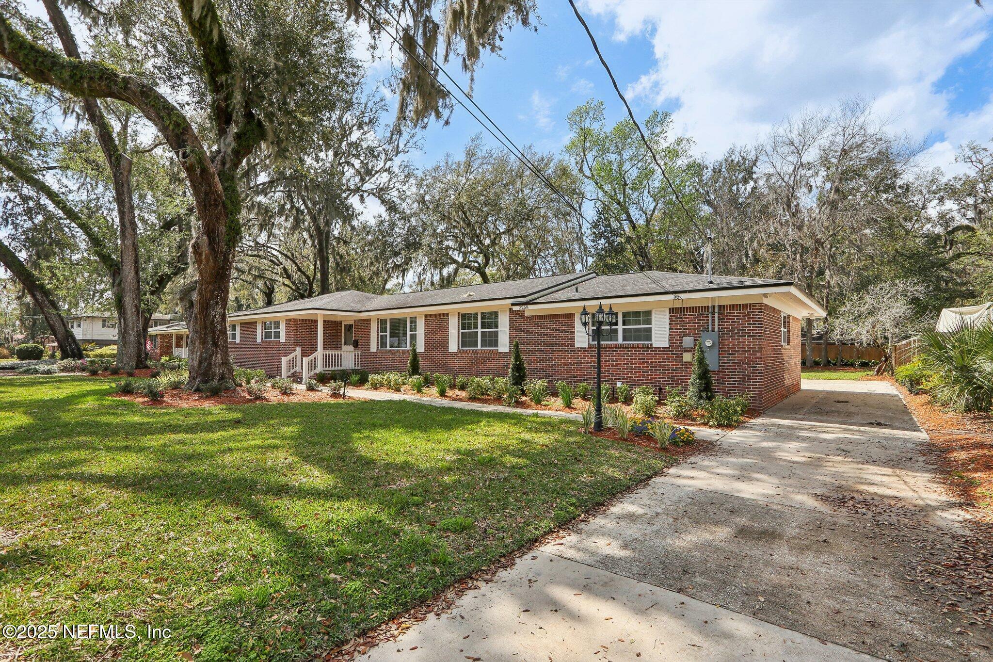 Property Photo:  2258 Holly Leaf Lane  FL 32073 