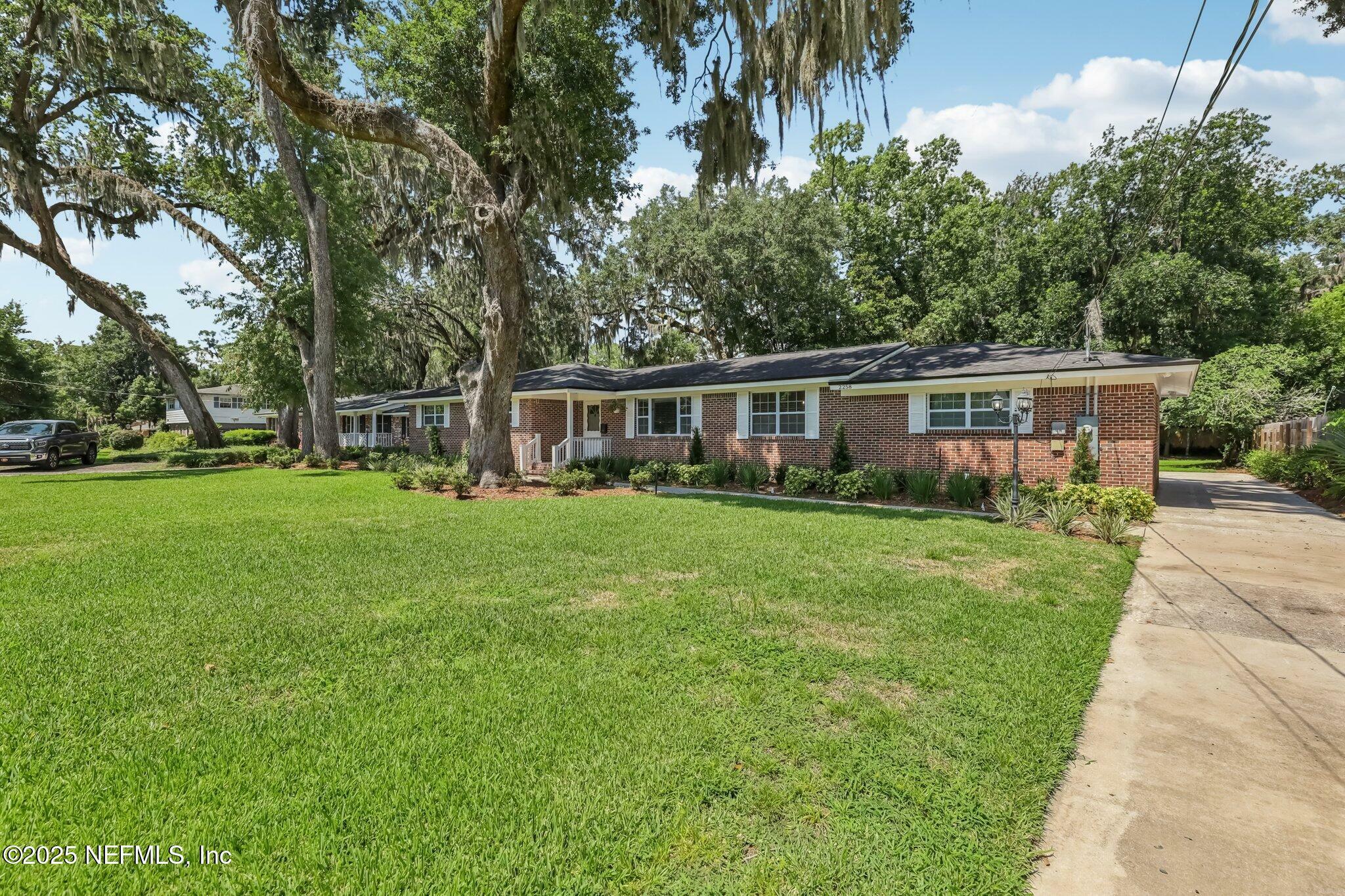 Property Photo: 2258 Holly Leaf Lane FL 32073