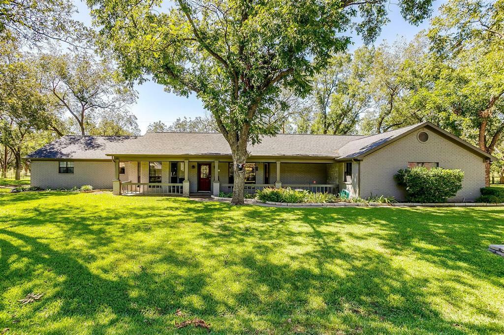 Property Photo:  8621 Ravenswood Drive  TX 76049 