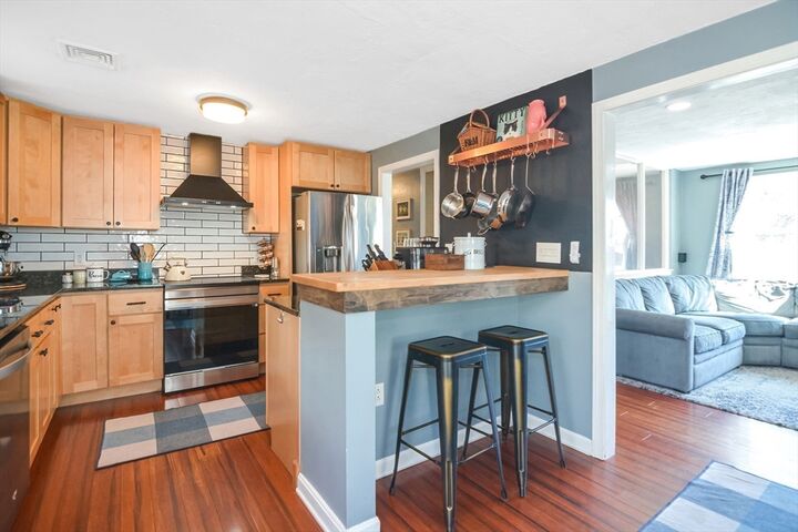 Property Photo:  2 Fox Rd  MA 01801 