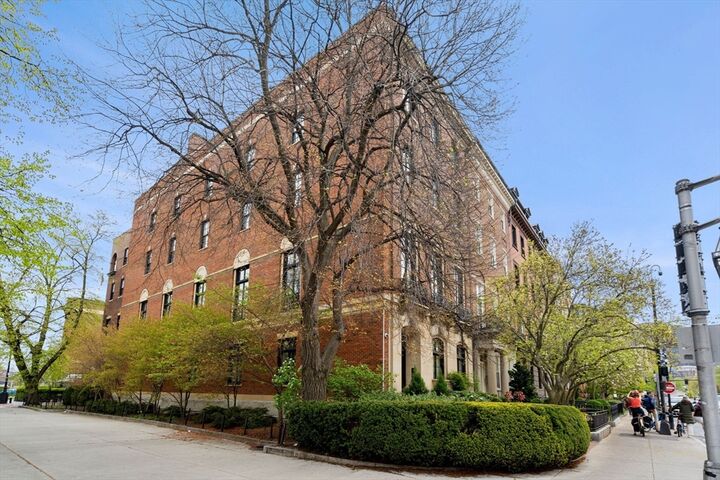 Property Photo:  95 Beacon Street 5  MA 02108 