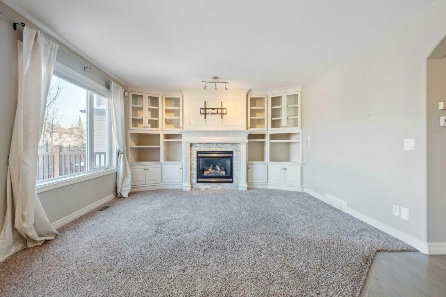 Property Photo:  575 Wentworth Place SW  AB T3H 4L6 