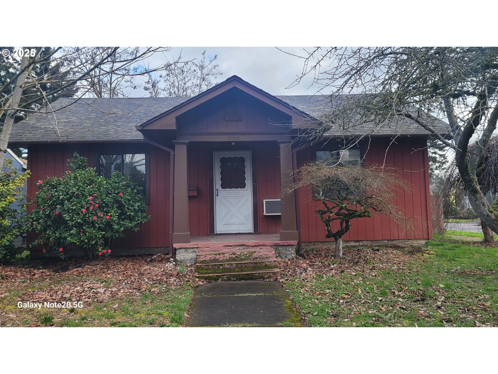 Property Photo:  6224 SE 72nd St  OR 97206 