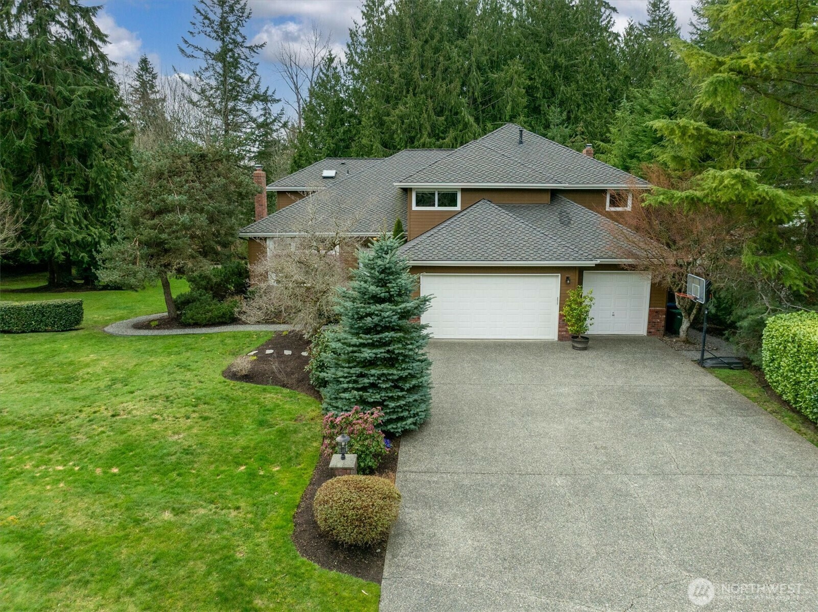 Property Photo:  7435  245th Way NE  WA 98053 