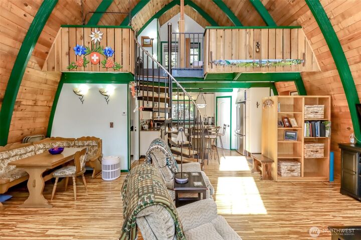 Property Photo:  62413  Sorral Way E  WA 98022 