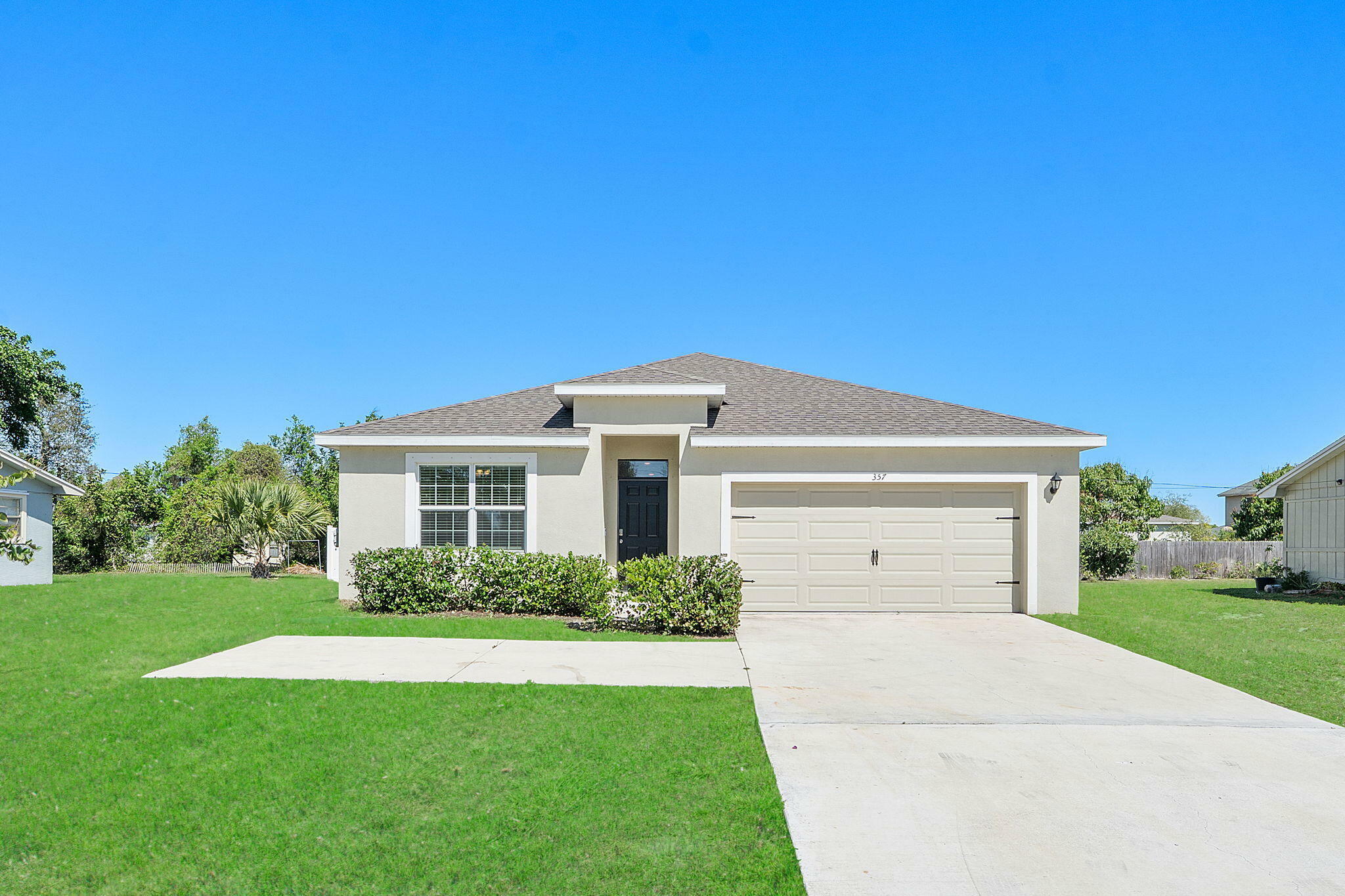 357 SE Oakridge Dr  Port Saint Lucie FL 34984 photo