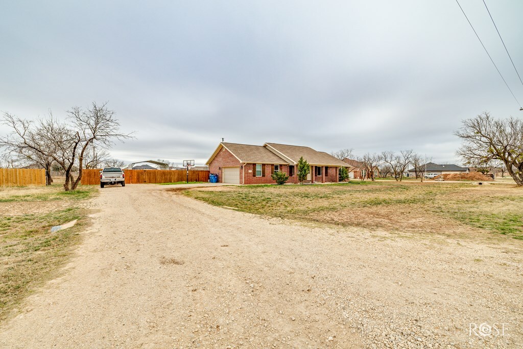 Property Photo:  1335 Reece Rd  TX 76904 