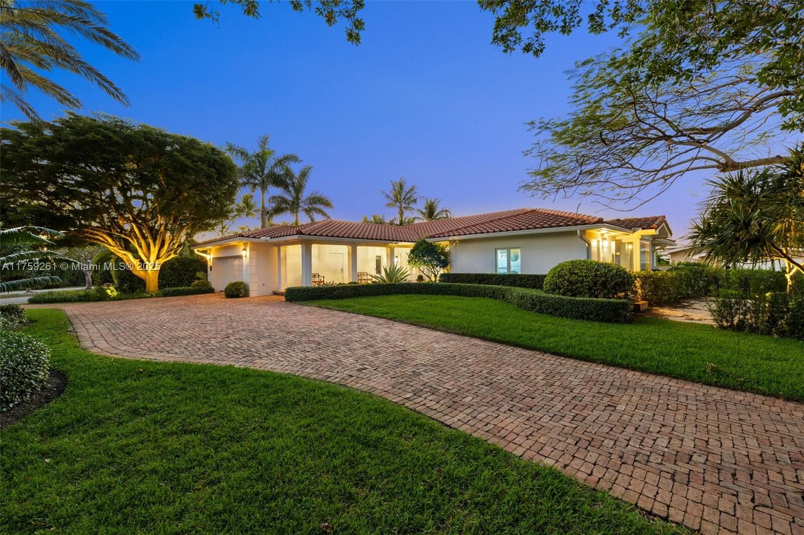 Property Photo:  1117 Bella Vista Ave  FL 33156 