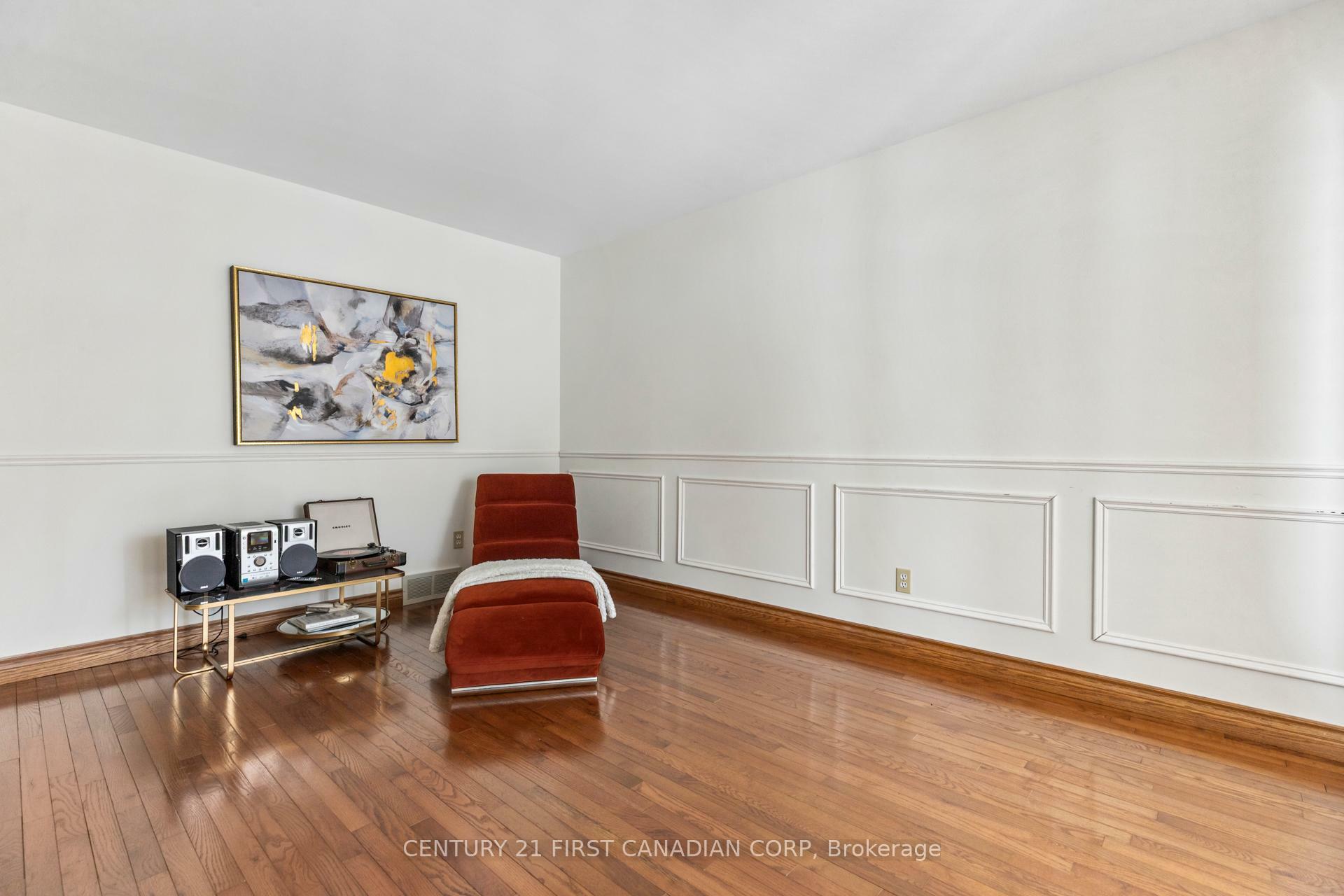 Property Photo: 296 Head Street N ON N7G 3Z2