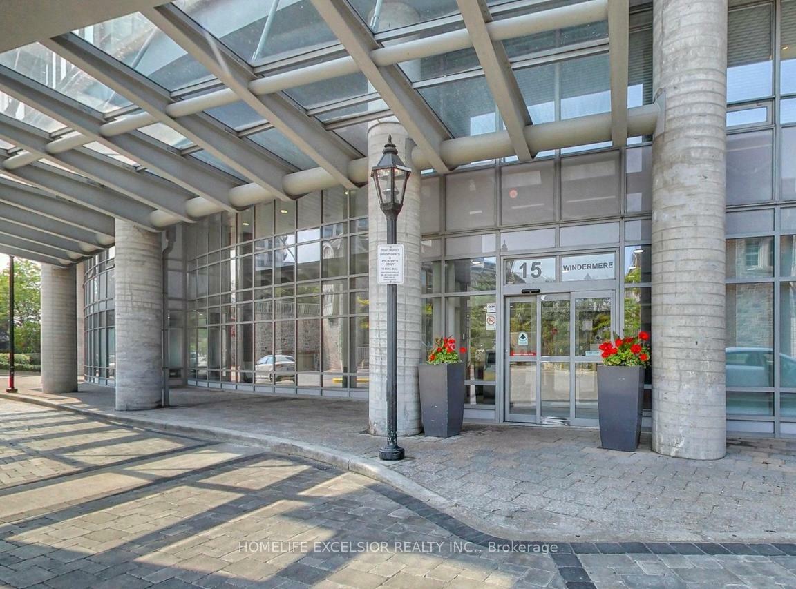 Property Photo: 15 Windermere Avenue 2411 ON M6S 5A2