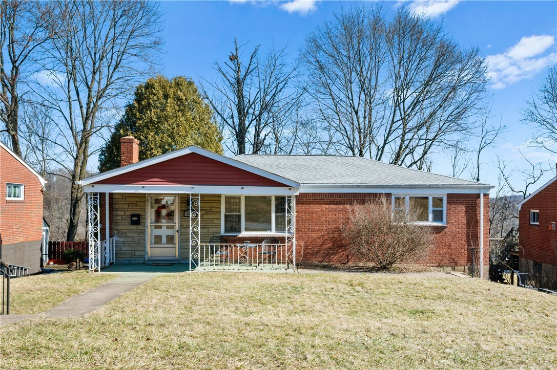 Property Photo:  1647 Hollyrood Road  PA 15227 