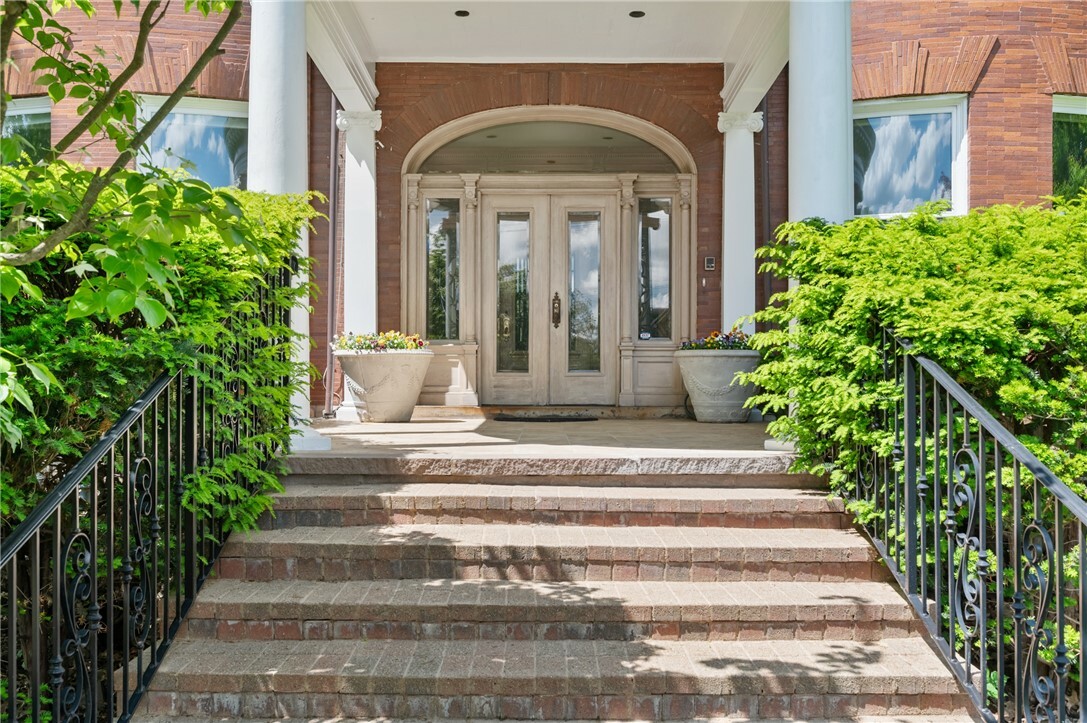Property Photo:  5435 Dunmoyle Street  PA 15217 