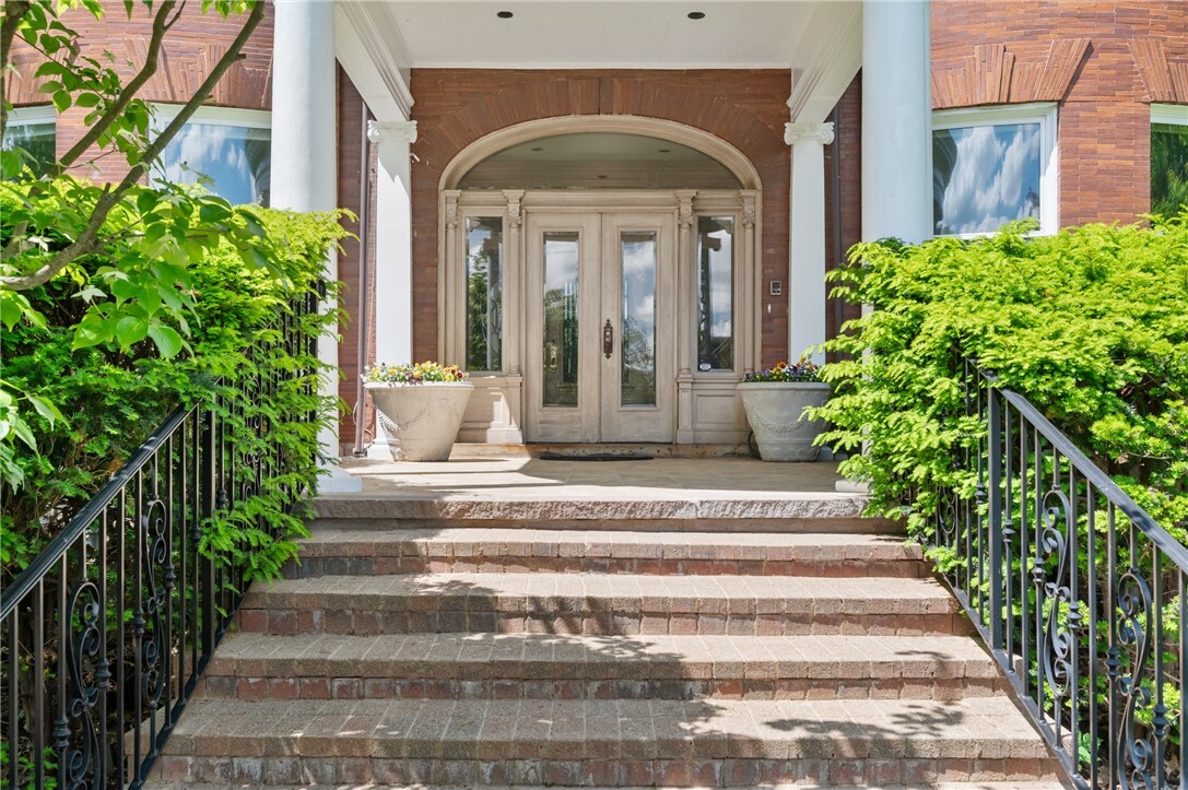 Property Photo: 5435 Dunmoyle Street PA 15217