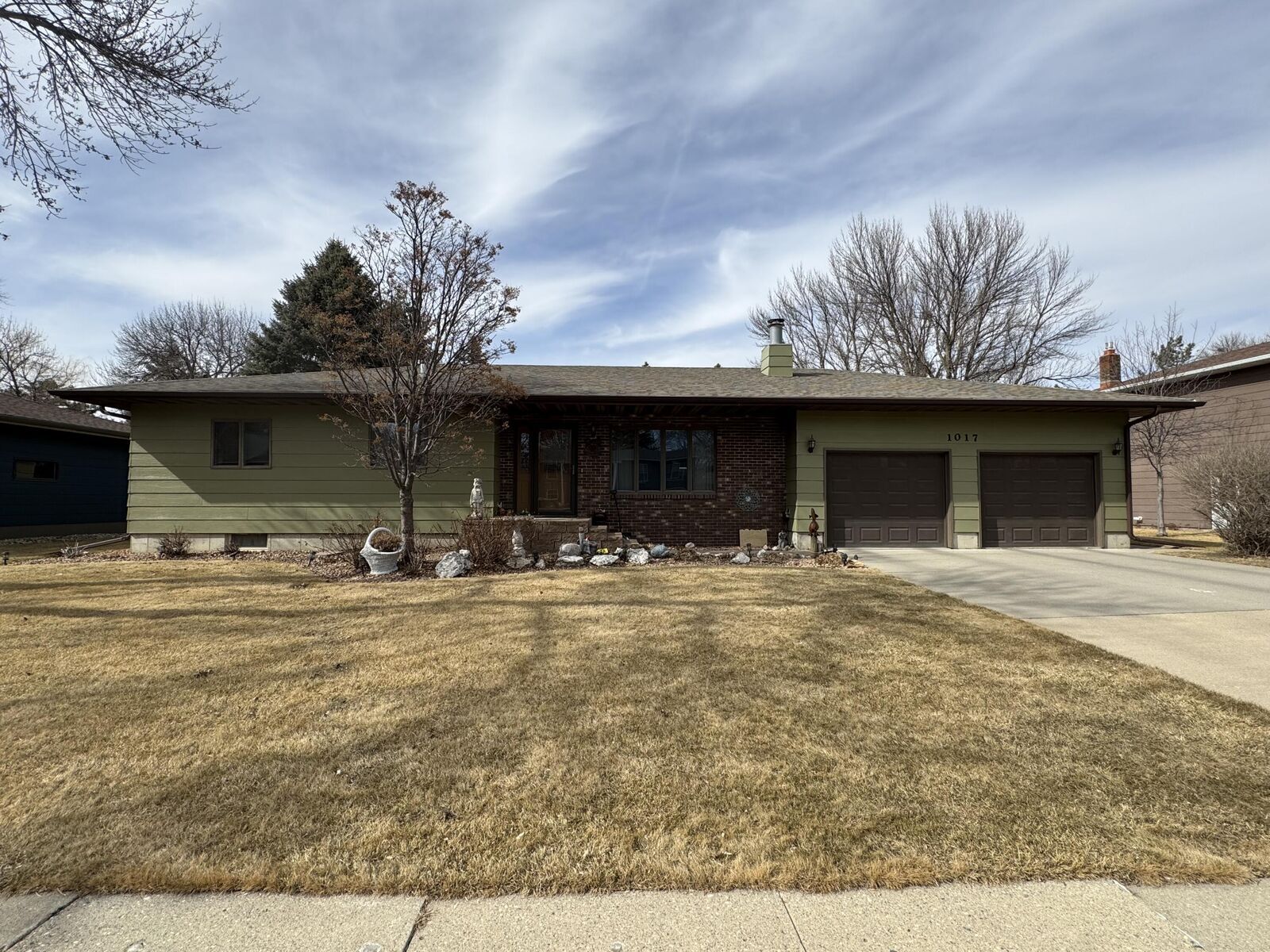 Property Photo:  1017 NE 18th Ave  SD 57401 