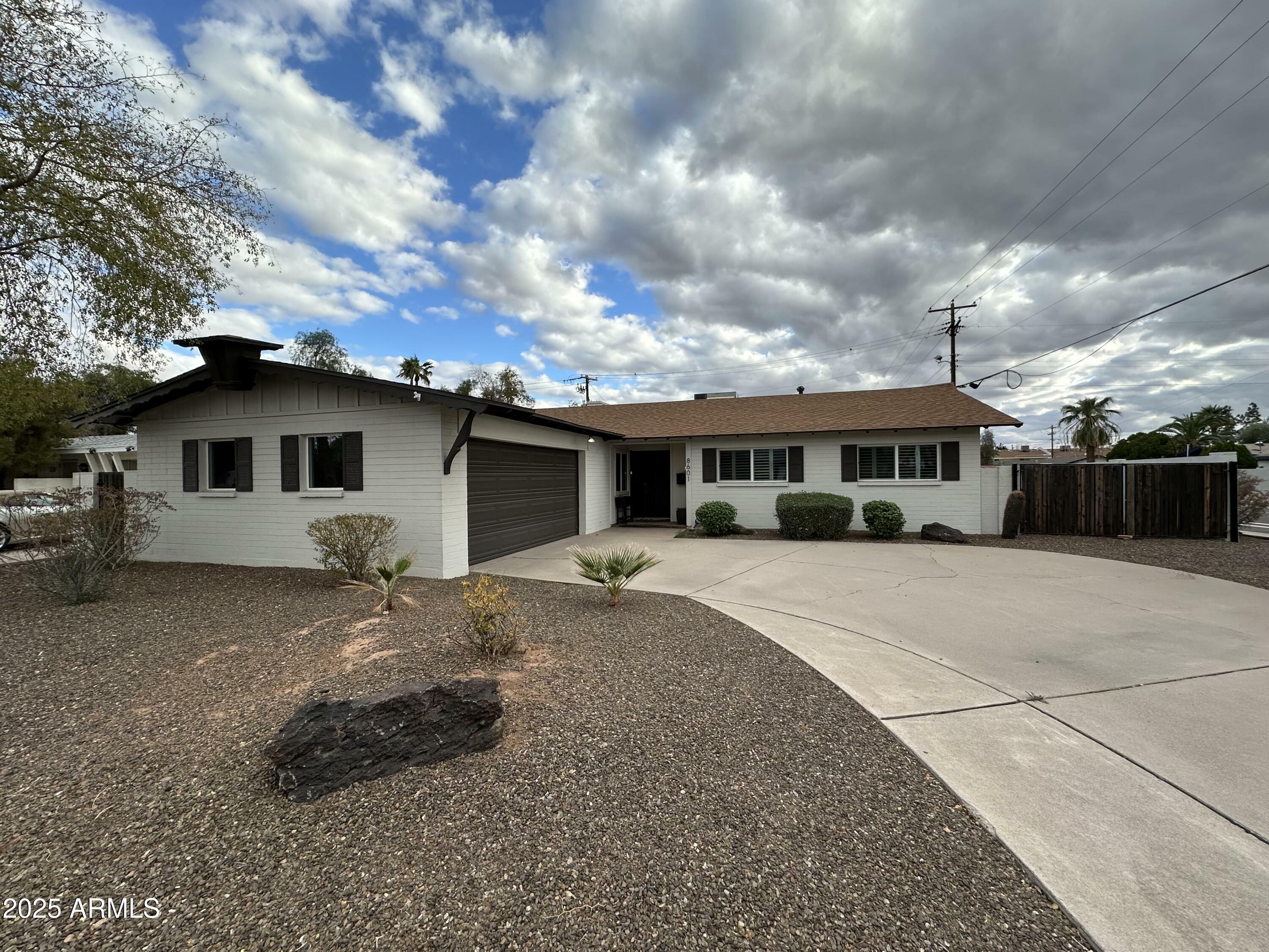 Property Photo:  8601 E Berridge Lane  AZ 85250 