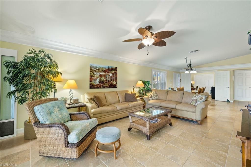 Property Photo: 8670 Erice Ct FL 34114
