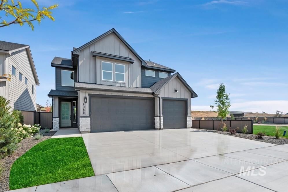 Property Photo:  4588 N Alameda Creek Ave  ID 83646 