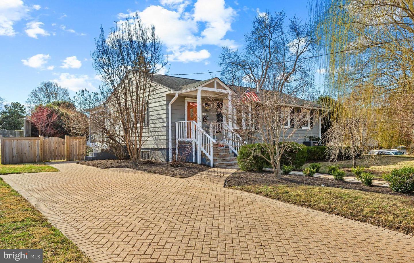 Property Photo: 2429 Phillips Drive VA 22306