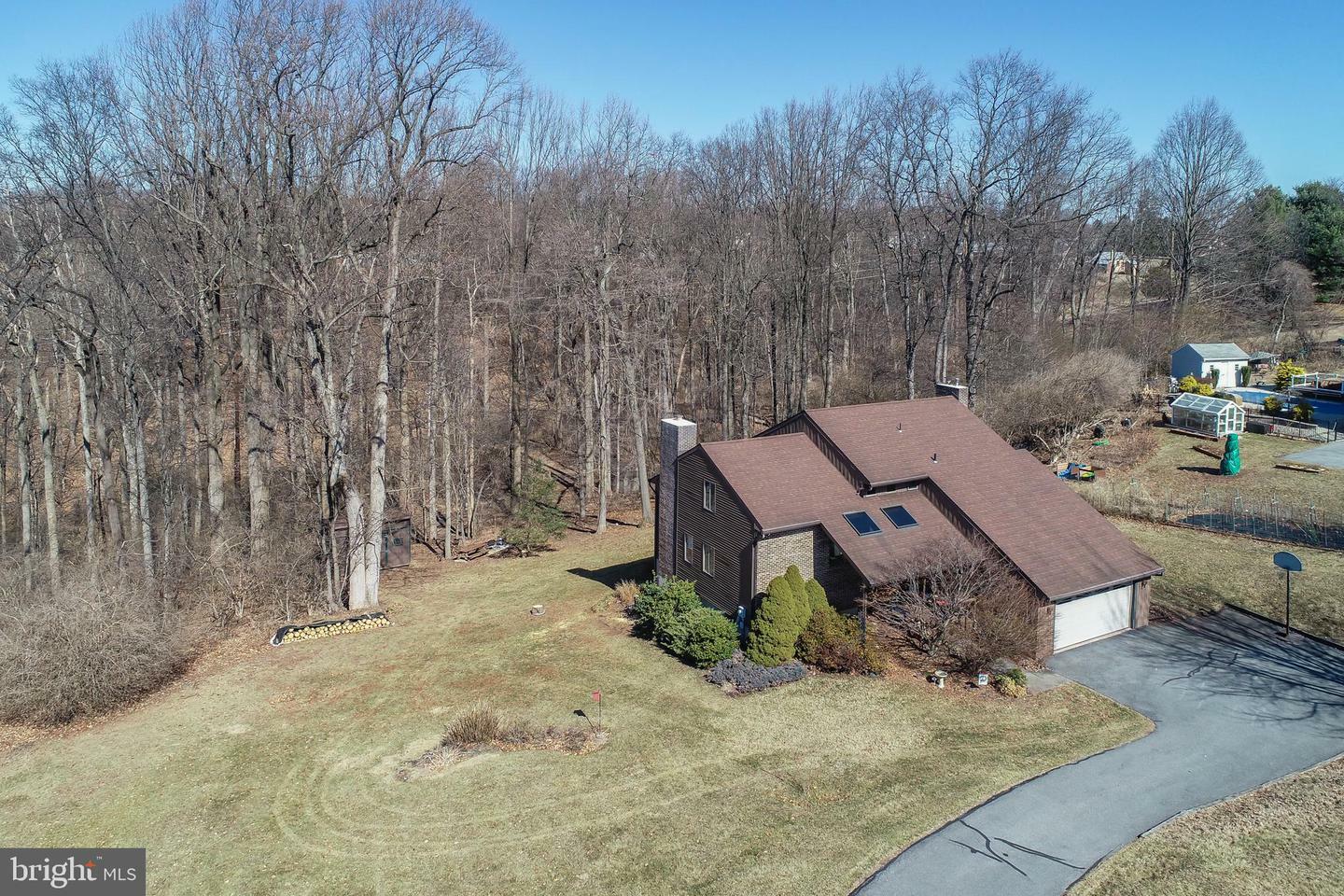 Property Photo:  5029 Old Farm Lane  PA 19540 