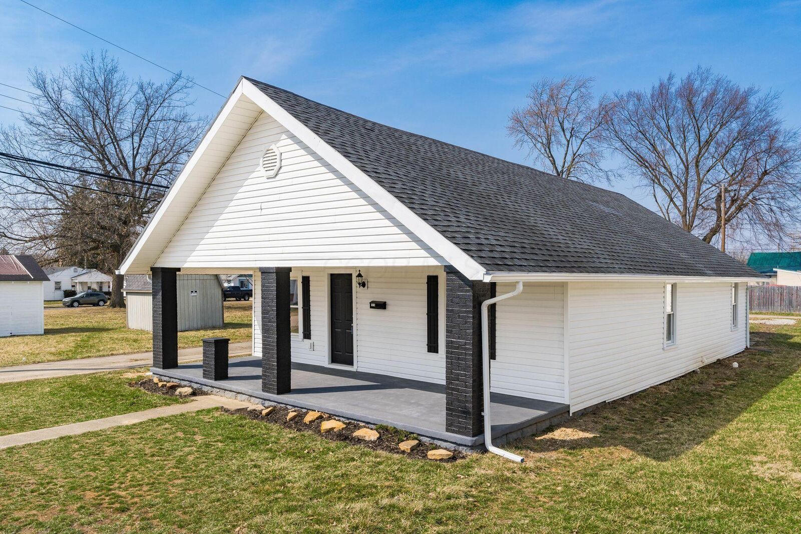 Property Photo: 1016 Center Street OH 43160